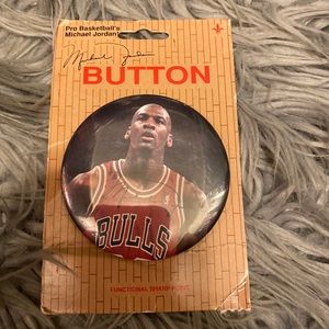 VINTAGE BUTTON